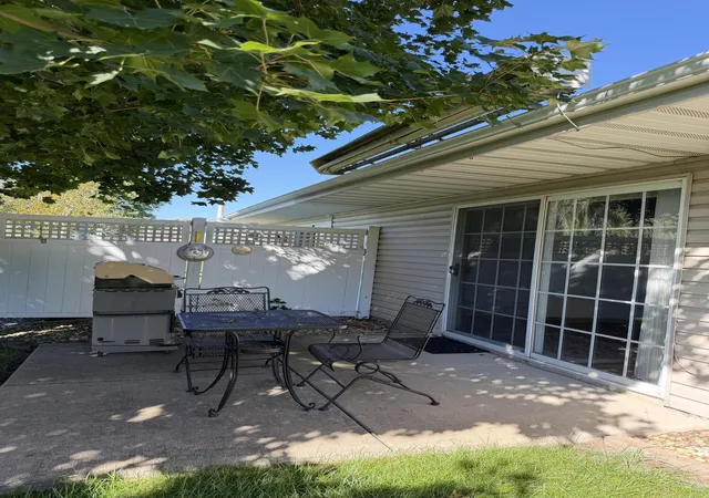 Photo 3 of Townhouse for sale at 1678 Jonquil Dr, Lowell, IN 46356 | MLS# 846513 | Listing updated on 2026-10-08