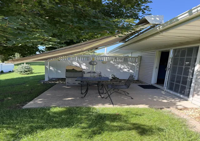 Photo 3 of Townhouse for sale at 1678 Jonquil Dr, Lowell, IN 46356 | MLS# 846513 | Listing updated on 2026-10-08