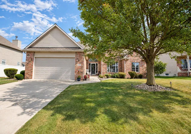Photo 3 of Single family home for sale at 7245 Vale Dr, Schererville, IN 46375 | MLS# 846461 | Listing updated on 2026-10-07
