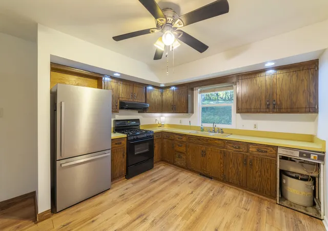 Photo 4 of Single family home for sale at 2702 N Goldring Rd, La Porte, IN 46350 | MLS# 846435 | Listing updated on 2026-10-06