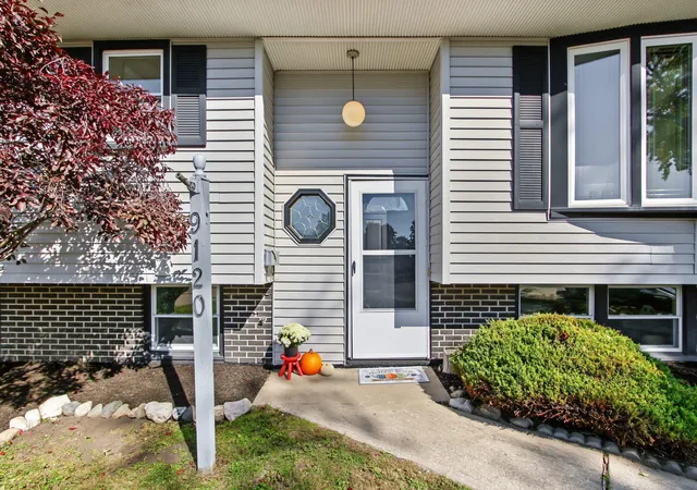 Photo 3 of Single family home for sale at 9120 Prairie Ave, Highland, IN 46322 | MLS# 846512 | Listing updated on 2026-10-08