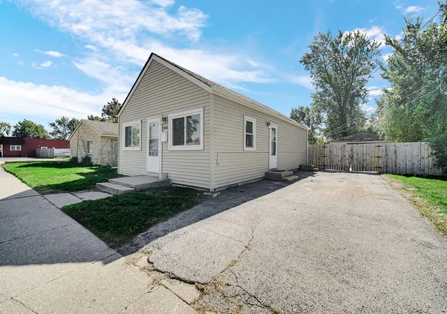 Photo 3 of Single family home for sale at 1446 173rd Street, Hammond, IN 46324 | MLS# 846460 | Listing updated on 2026-10-07