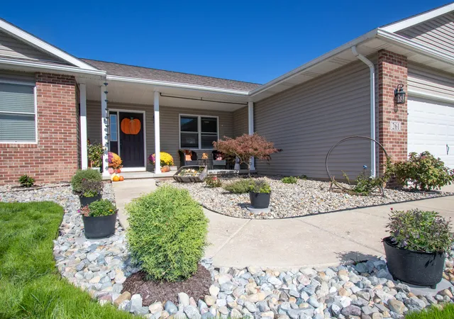 Photo 2 of Single family home for sale at 261 Honey Locust Ct, Valparaiso, IN 46385 | MLS# 846479 | Listing updated on 2026-10-08