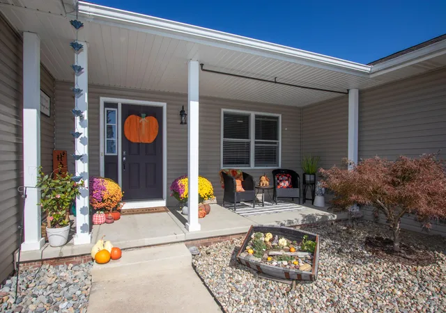 Photo 4 of Single family home for sale at 261 Honey Locust Ct, Valparaiso, IN 46385 | MLS# 846479 | Listing updated on 2026-10-08