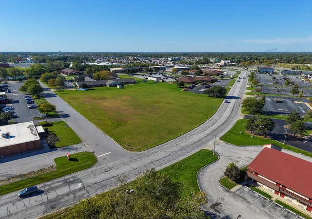 Photo 1 of Land for sale at 780 E 83rd Avenue, Merrillville, IN 46410 | MLS# 846480 | Listing updated on 2026-10-07