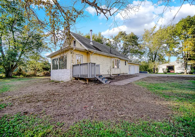 Photo 3 of Single family home for sale at 231 E 1200 North, Chesterton, IN 46304 | MLS# 846683 | Listing updated on 2026-10-10