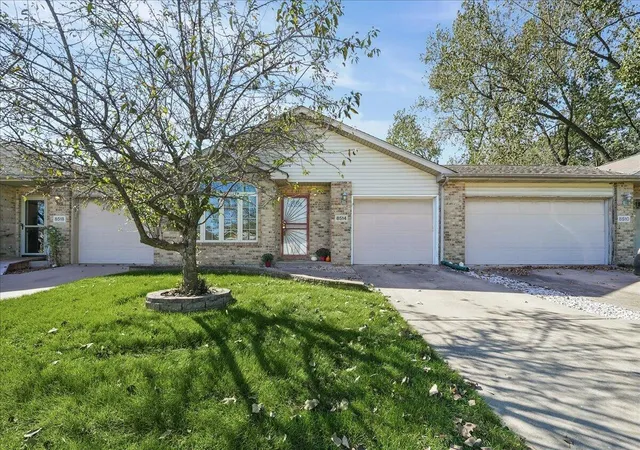 Photo 2 of Townhouse for sale at 8514 Kleinman Rd, Highland, IN 46322 | MLS# 846469 | Listing updated on 2026-10-08