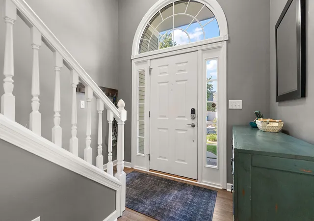 Photo 4 of Single family home for sale at 817 Olde Towne Sq, Chesterton, IN 46304 | MLS# 846592 | Listing updated on 2026-10-10