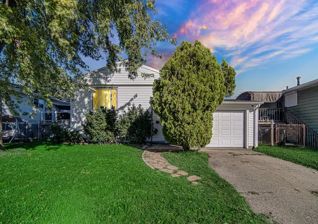 Photo 1 of Single family home for sale at 1517 Rhode Is St, Gary, IN 46407 | MLS# 846505 | Listing updated on 2026-10-08