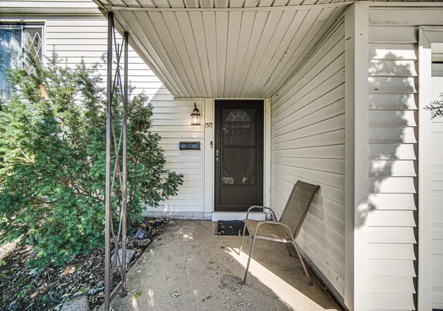 Photo 3 of Single family home for sale at 1517 Rhode Is St, Gary, IN 46407 | MLS# 846505 | Listing updated on 2026-10-08
