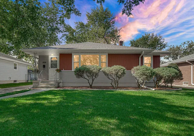 Single family home for sale at 202 Timrick Dr, Munster, IN 46321 | MLS# 846509