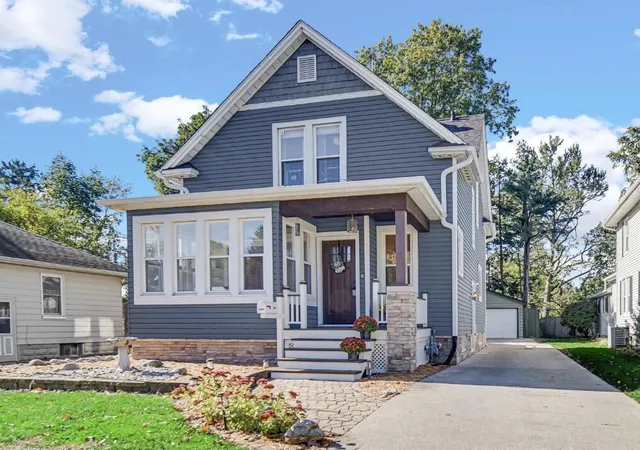 Photo 1 of Single family home for sale at 1716 Monroe St, La Porte, IN 46350 | MLS# 847273 | Listing updated on 2026-10-23