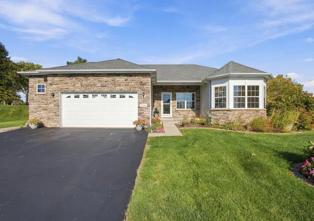 Photo 1 of Single family home for sale at 7854 E 122nd Place, Crown Point, IN 46307 | MLS# 846853 | Listing updated on 2026-10-15