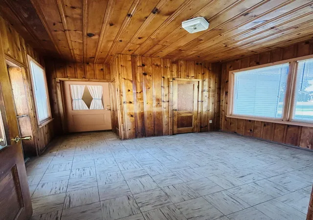 Photo 12 of Single family home for sale at 201 W Stevenson St, Morocco, IN 47963 | MLS# 846531 | Listing updated on 2026-10-08