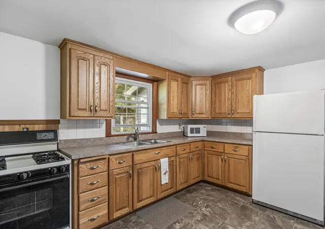 Photo 2 of Single family home for sale at 1042 S Marquette St, La Porte, IN 46350 | MLS# 846527 | Listing updated on 2026-10-08