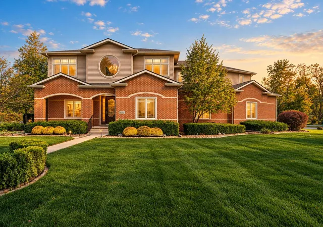 Single family home for sale at 10207 Royal Ct, Munster, IN 46321 | MLS# 846538