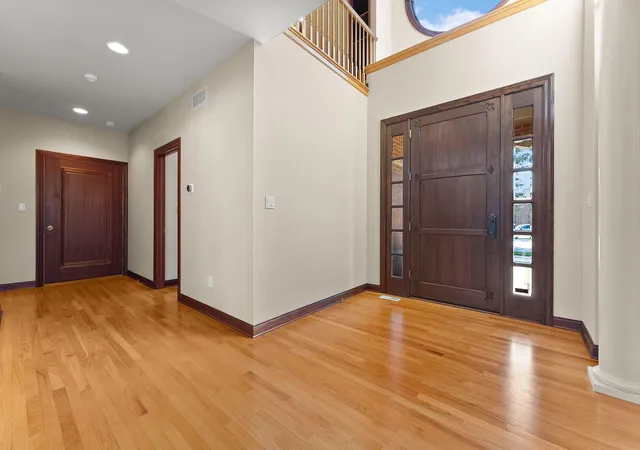 Photo 4 of Single family home for sale at 10207 Royal Ct, Munster, IN 46321 | MLS# 846538 | Listing updated on 2026-10-23