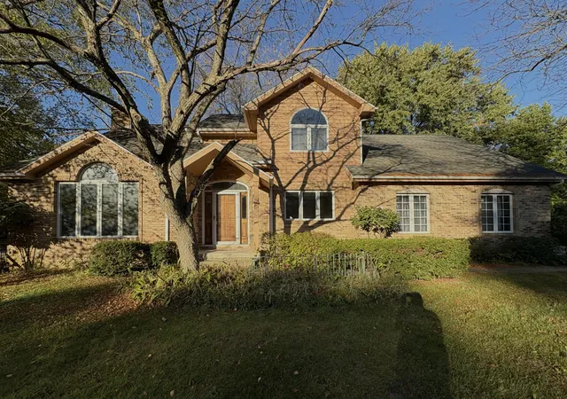 Single family home for sale at 3303 Greyfox Dr N, Valparaiso, IN 46383 | MLS# 846603