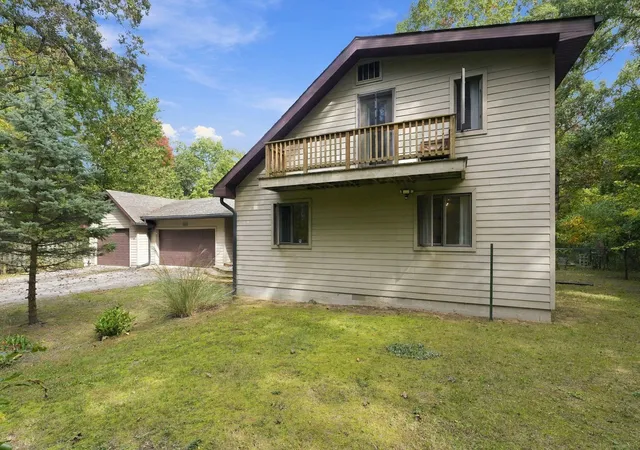 Photo 3 of Single family home for sale at 140 S Oxford Ave, Beverly Shores, IN 46301 | MLS# 846656 | Listing updated on 2026-10-10