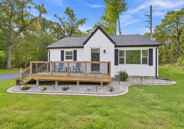 Photo 1 of Single family home for sale at 1001 W Main St, Griffith, IN 46319 | MLS# 846664 | Listing updated on 2026-10-10