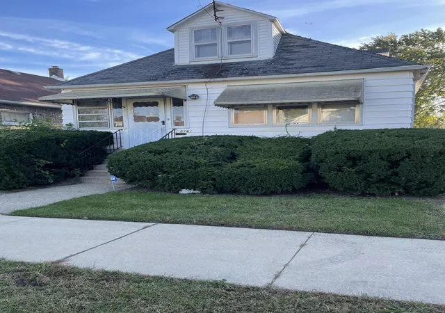 Photo 1 of Sale Pending at 5121 Reading Ave, East Chicago, IN 46312 | MLS# 847060 | Listing updated on 2026-10-27