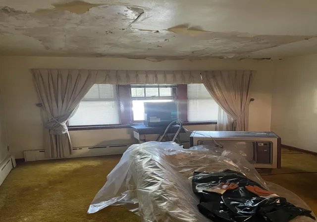 Photo 1 of Sale Pending at 5121 Reading Ave, East Chicago, IN 46312 | MLS# 847060 | Listing updated on 2026-10-27