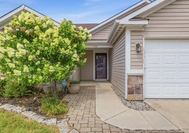 Photo 2 of Single family home for sale at 5264 Brassie Dr, Indianapolis, IN 46235 | MLS# 846760 | Listing updated on 2026-10-16