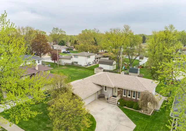 Single family home for sale at 2629 Tulip Tree Ln, Dyer, IN 46311 | MLS# 846589