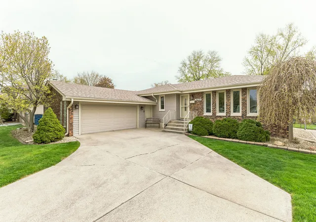 Photo 2 of Single family home for sale at 2629 Tulip Tree Ln, Dyer, IN 46311 | MLS# 846589 | Listing updated on 2026-10-09