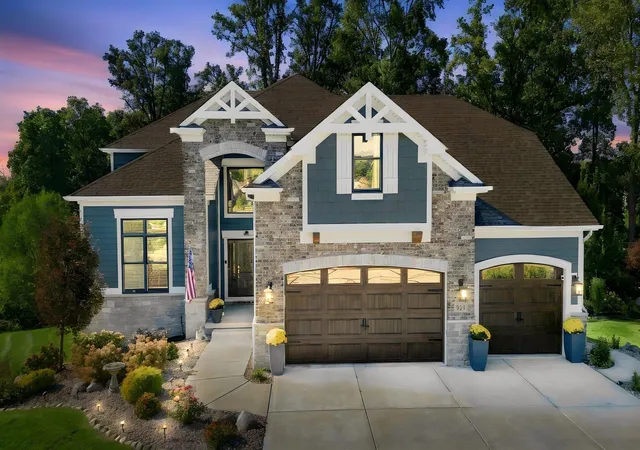 Photo 1 of Single family home for sale at 971 Theresa Dr, Crown Point, IN 46307 | MLS# 846587 | Listing updated on 2026-10-09
