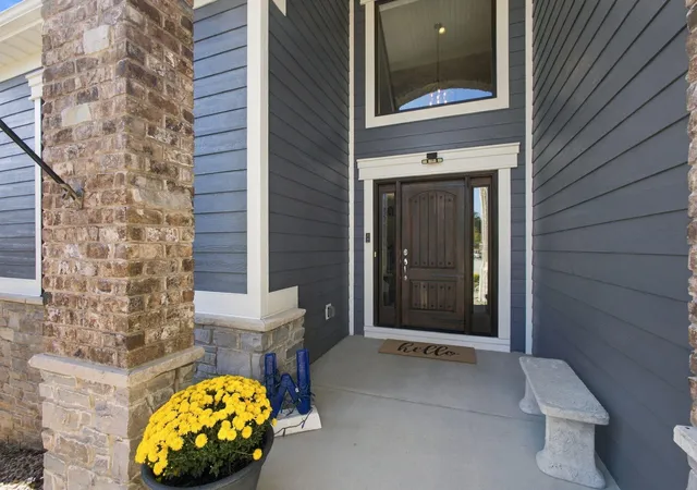 Photo 3 of Single family home for sale at 971 Theresa Dr, Crown Point, IN 46307 | MLS# 846587 | Listing updated on 2026-10-09