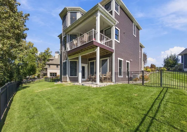 Photo 4 of Single family home for sale at 971 Theresa Dr, Crown Point, IN 46307 | MLS# 846587 | Listing updated on 2026-10-09
