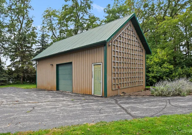Photo 4 of Single family home for sale at 3496 S Old State Rd 15, Warsaw, IN 46580 | MLS# 846570 | Listing updated on 2026-10-09