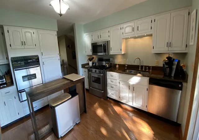 Photo 3 of Single family home for sale at 2056 Hidden Valley Dr, Crown Point, IN 46307 | MLS# 846799 | Listing updated on 2026-10-22