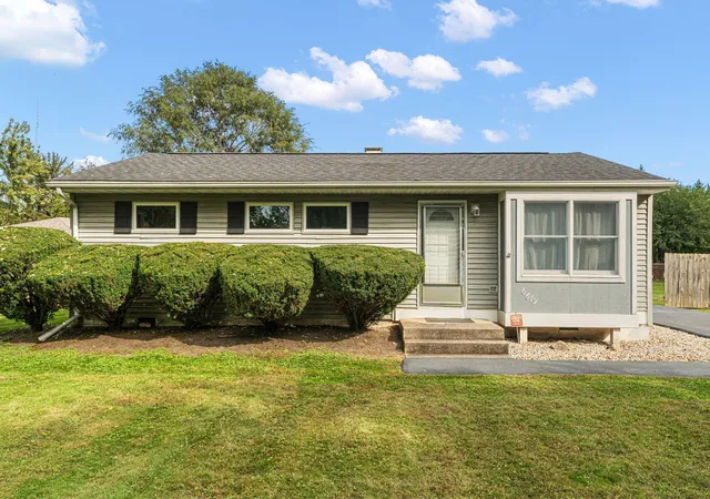 Photo 1 of Single family home for sale at 6679 Pennsylvania St, Merrillville, IN 46410 | MLS# 846672 | Listing updated on 2026-10-10