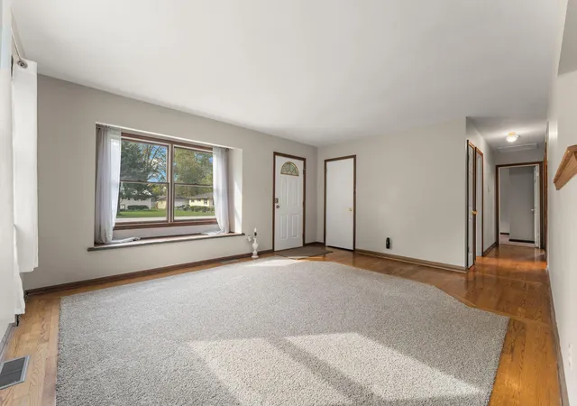 Photo 3 of Single family home for sale at 6679 Pennsylvania St, Merrillville, IN 46410 | MLS# 846672 | Listing updated on 2026-10-10