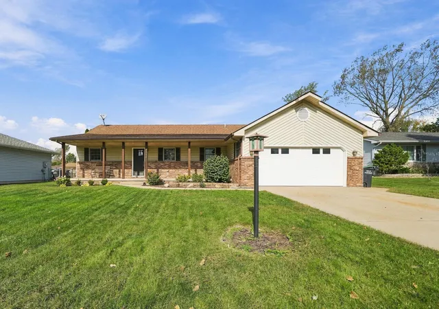 Photo 1 of Sale Pending at 5712 Blossom Ave, Portage, IN 46368 | MLS# 846837 | Listing updated on 2026-10-17