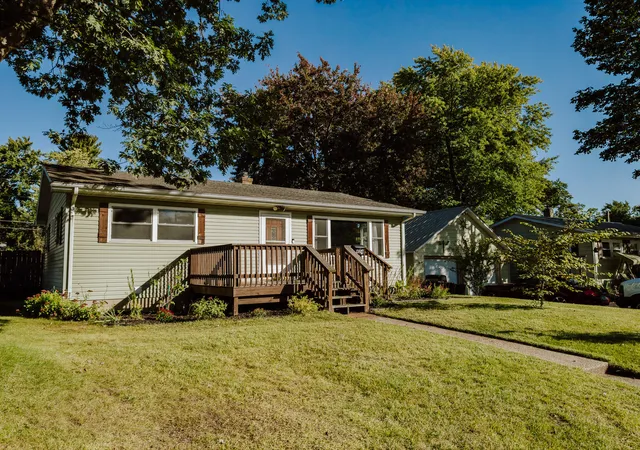 Photo 2 of Single family home for sale at 424 S Dickson St, Michigan City, IN 46360 | MLS# 846710 | Listing updated on 2026-10-12