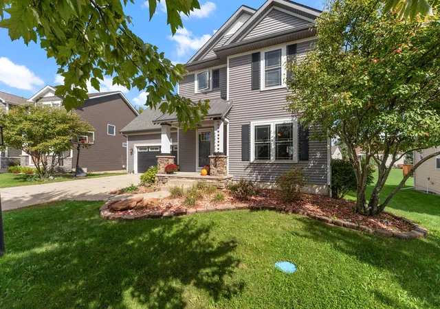 Photo 2 of Single family home for sale at 133 N Summerfield Dr, Valparaiso, IN 46385 | MLS# 846578 | Listing updated on 2026-10-09