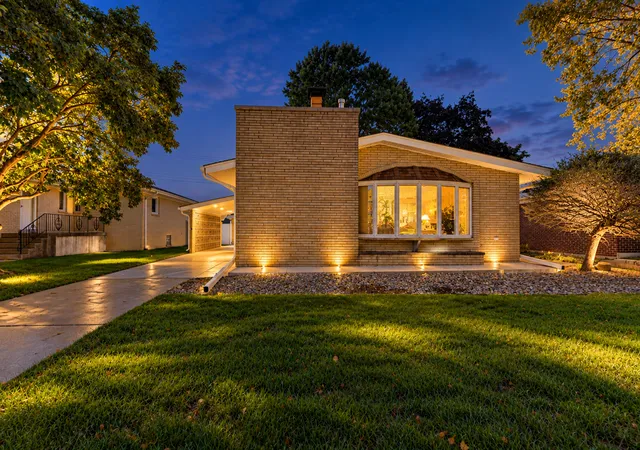 Photo 3 of Single family home for sale at 7236 Northcote Ave, Hammond, IN 46324 | MLS# 846626 | Listing updated on 2026-10-09