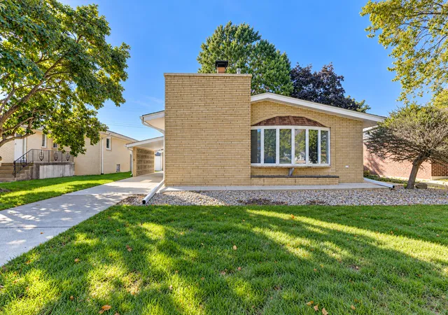 Photo 3 of Single family home for sale at 7236 Northcote Ave, Hammond, IN 46324 | MLS# 846626 | Listing updated on 2026-10-09