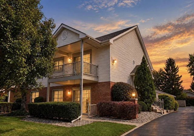 Photo 1 of Condo for sale at 9827 Parkway Dr, Highland, IN 46322 | MLS# 846576 | Listing updated on 2026-10-10