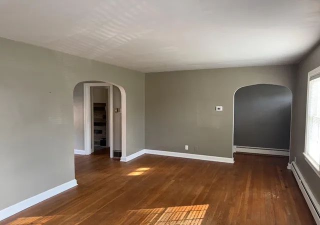 Photo 4 of Single family home for sale at 427 N Kelly St, Hobart, IN 46342 | MLS# 846657 | Listing updated on 2026-10-10