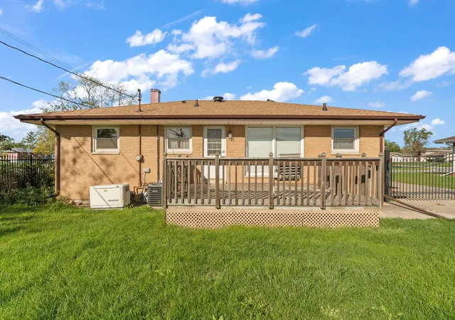 Photo 4 of Single family home for sale at 6001 Rutledge Ct, Merrillville, IN 46410 | MLS# 846637 | Listing updated on 2026-10-09