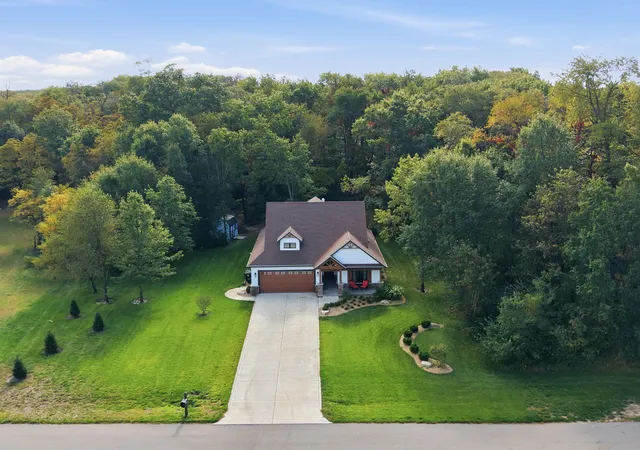Photo 4 of Single family home for sale at 10587 Coyote Trl, Wheatfield, IN 46392 | MLS# 846927 | Listing updated on 2026-10-16