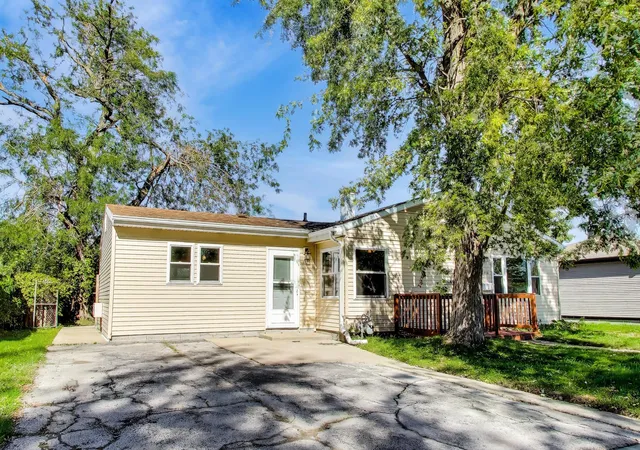 Photo 3 of Single family home for sale at 3213 North Dr, Highland, IN 46322 | MLS# 846616 | Listing updated on 2026-10-09