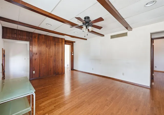Photo 4 of Single family home for sale at 341 N California St, Hobart, IN 46342 | MLS# 846632 | Listing updated on 2026-10-09