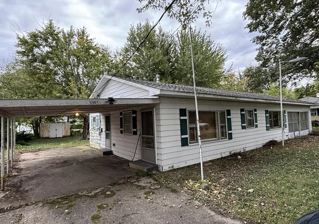 Single family home for sale at 5286 E Woodland Dr, Knox, IN 46534 | MLS# 846639