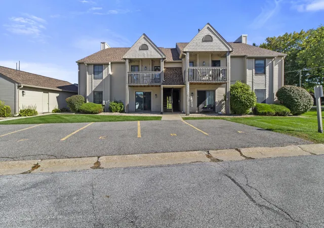 Photo 3 of Condo for sale at 3502 Timberbridge Dr #F, Valparaiso, IN 46383 | MLS# 846641 | Listing updated on 2026-10-09