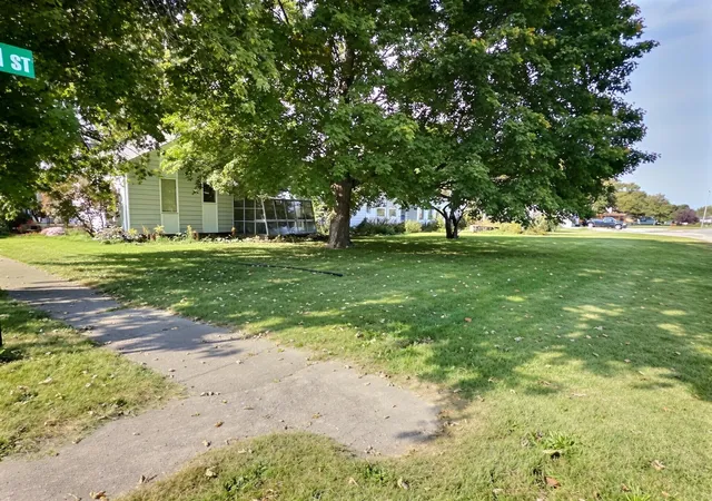 Photo 3 of Single family home for sale at 312 E Washington St, Kentland, IN 47951 | MLS# 846658 | Listing updated on 2026-10-10